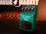 BEHRINGER BLE400 - педаль эффектов динамической обработки для бас-гитары