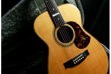 Электроакустическая гитара Maton EM100J