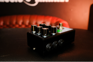 Двухканальный гитарный предусилитель M2, AMT Electronics M-2 Legend Amps