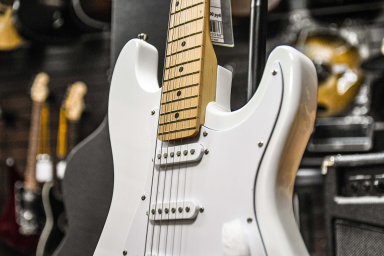 Электрогитара шестиструнная TERRIS TST-39 WH