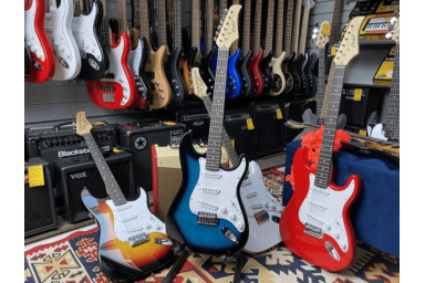 Электрогитара с комбиком (общее объявление) 10000