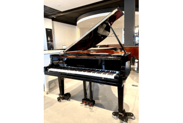 Рояль Yamaha GC2 PE - чёрный полированный