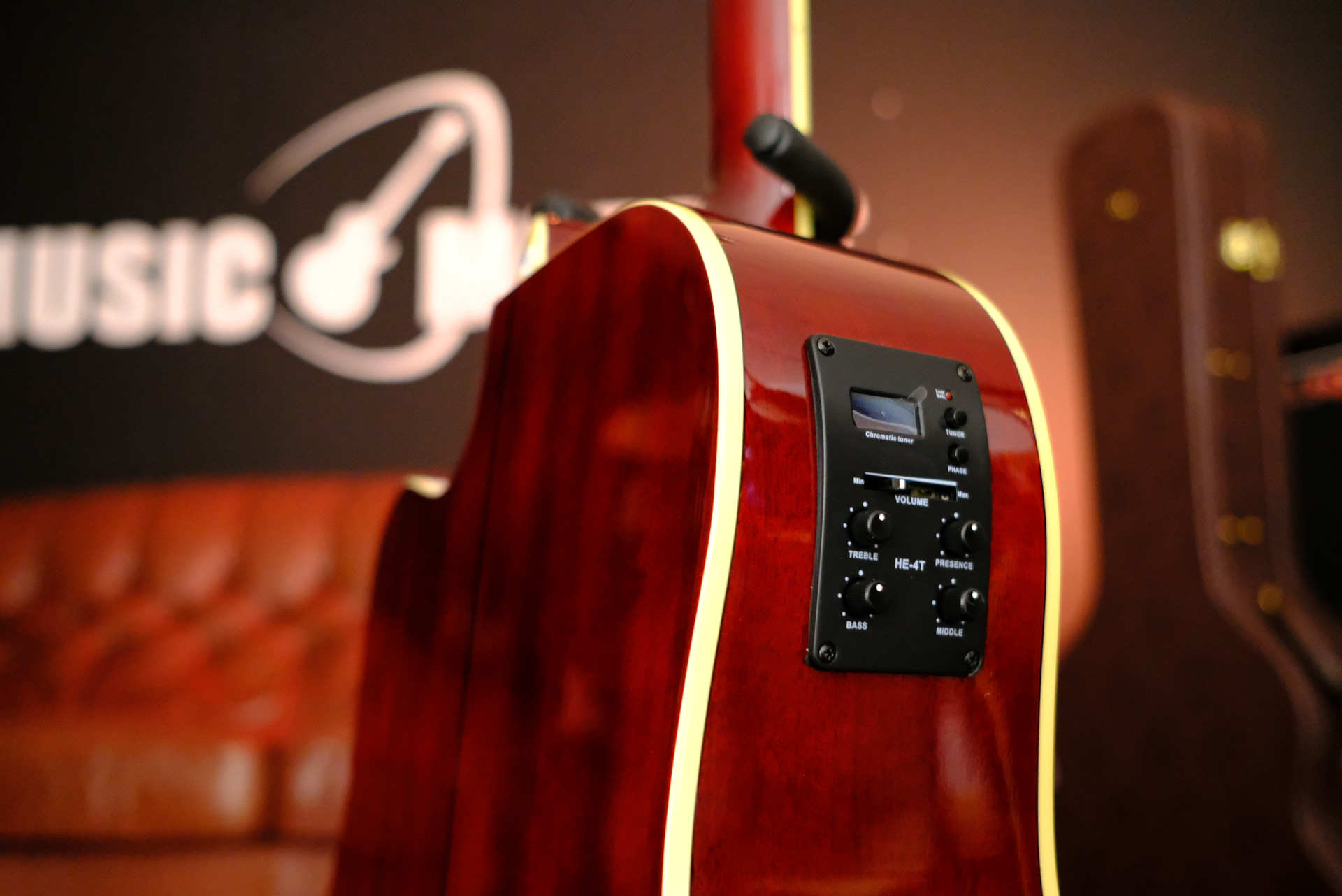 Электроакустическая гитара Naranda DG220CE-WRS