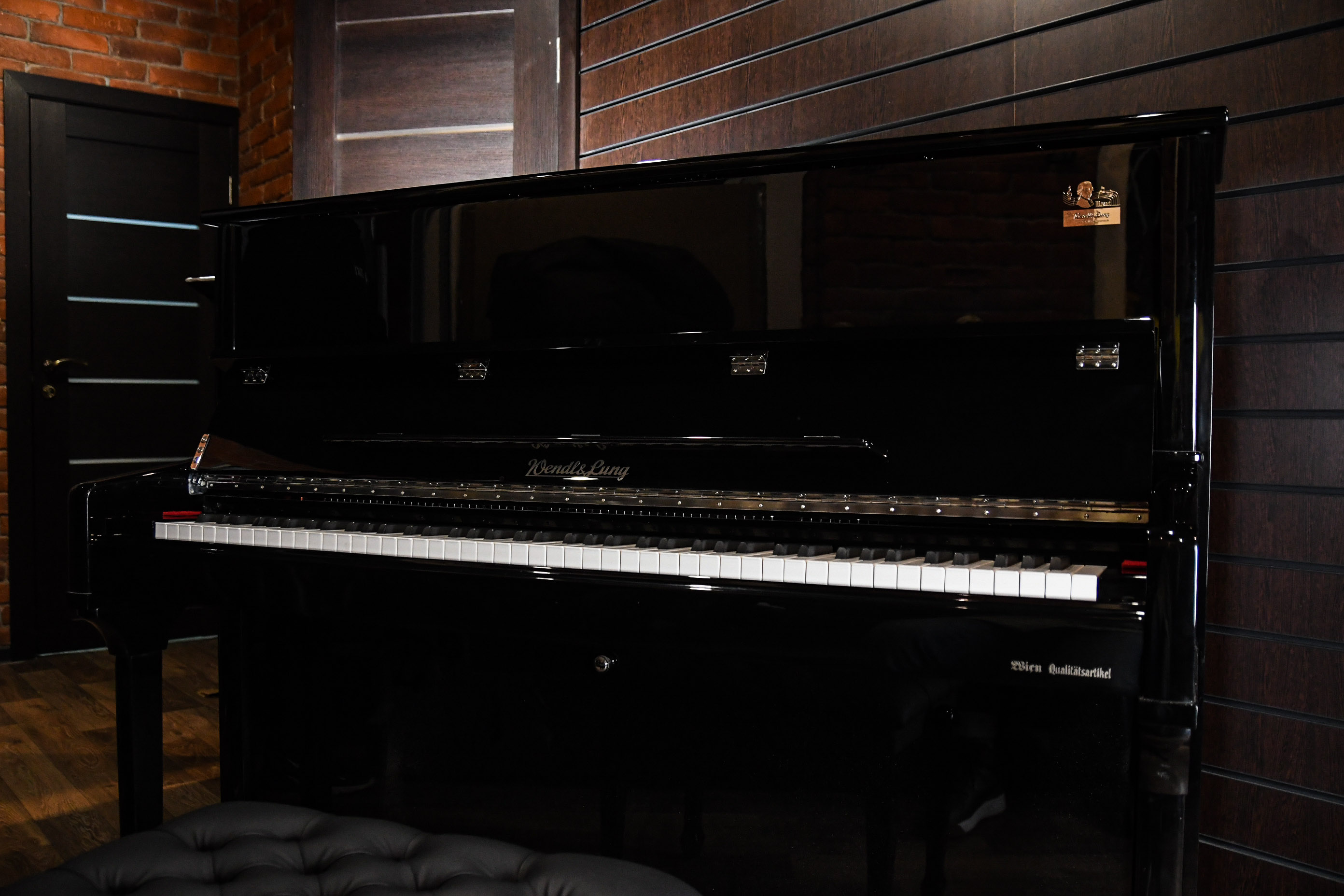 Акустическое пианино Becker CBUP-112PB