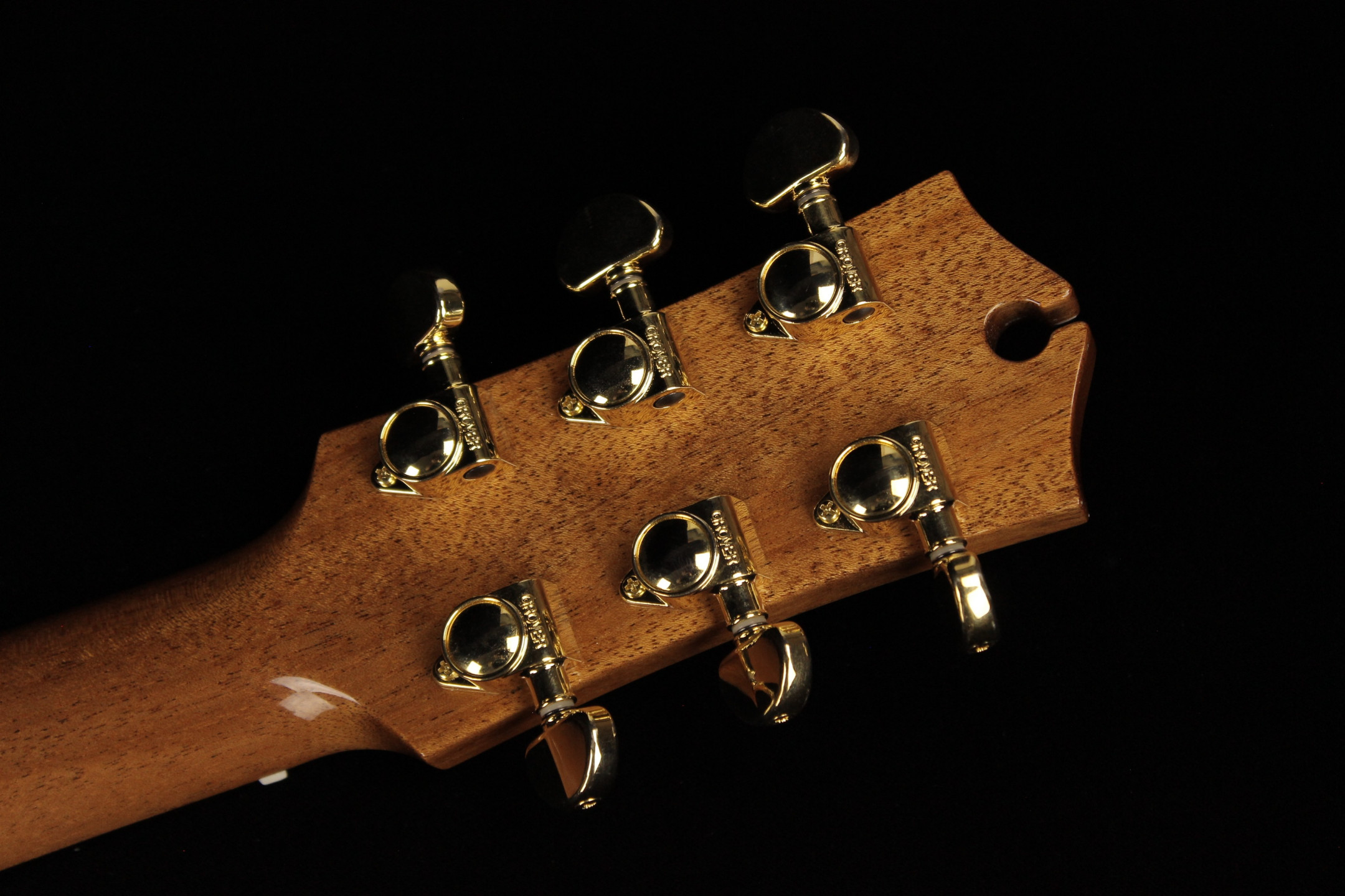 Электроакустическая гитара Maton EM100C 808