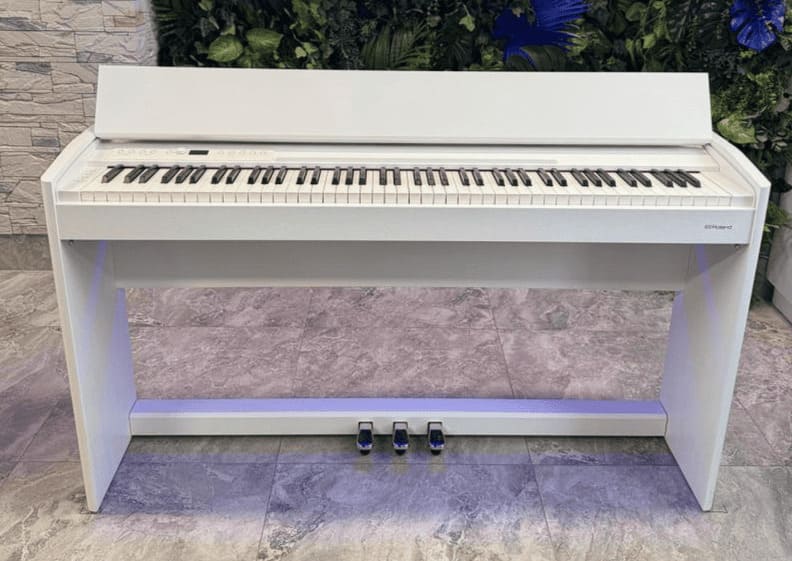 Цифровое пианино Roland F701 WH - белый
