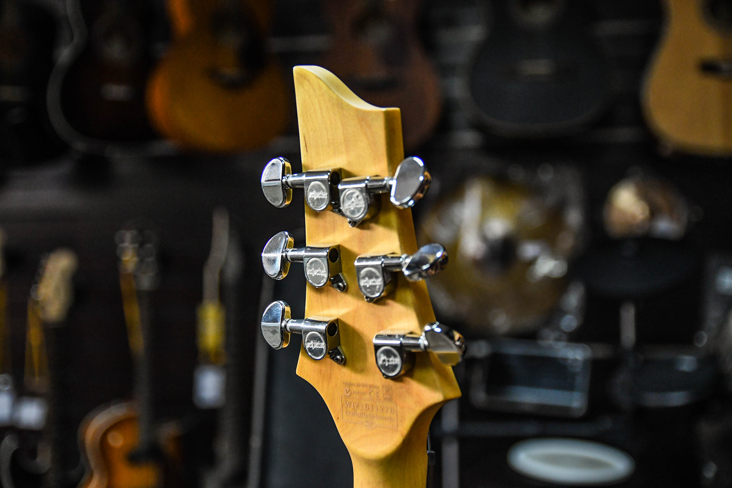 Электрогитара Schecter C-6 Deluxe SMLB