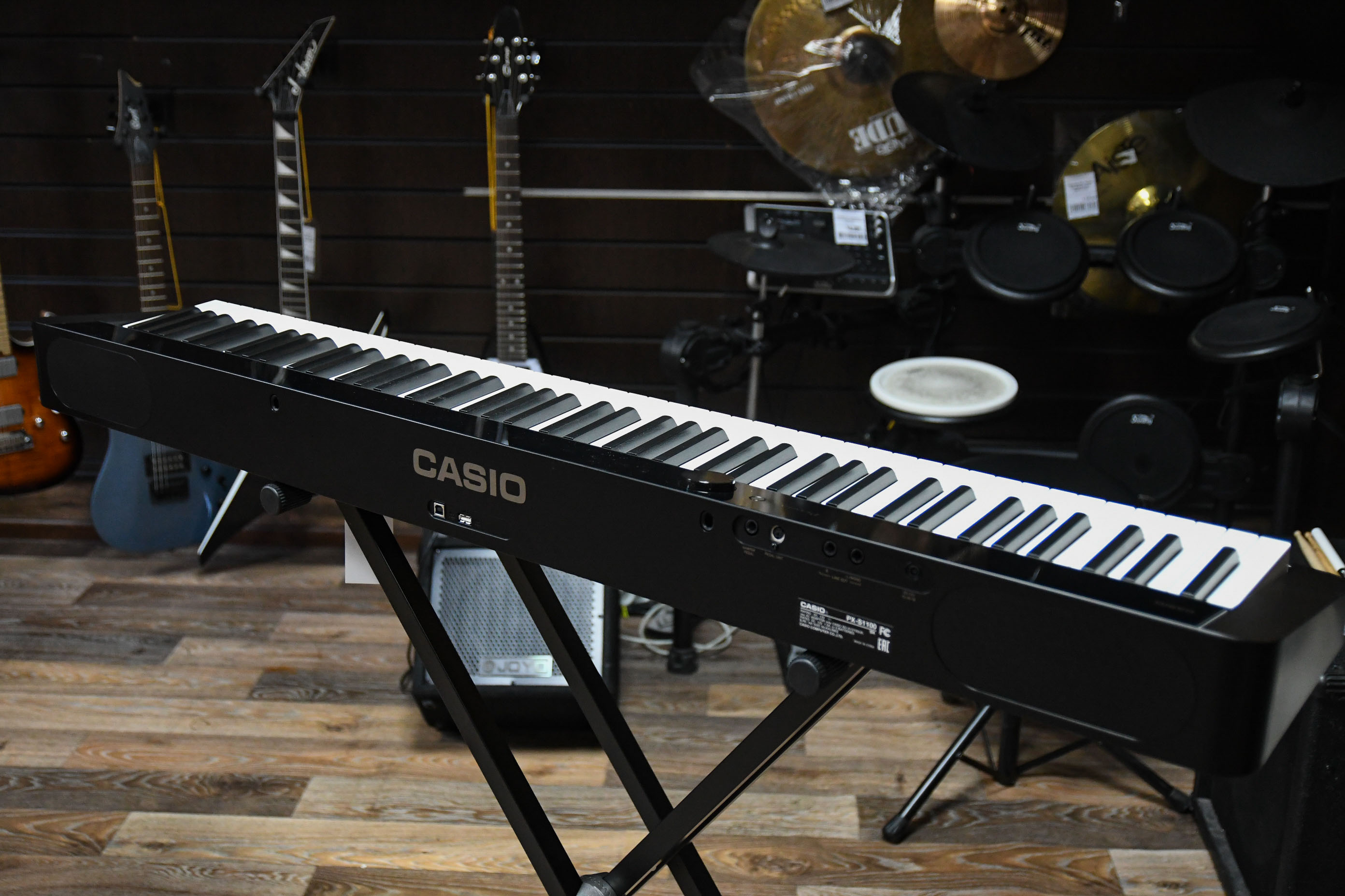 Цифровое пианино CASIO PX-S1100 RD