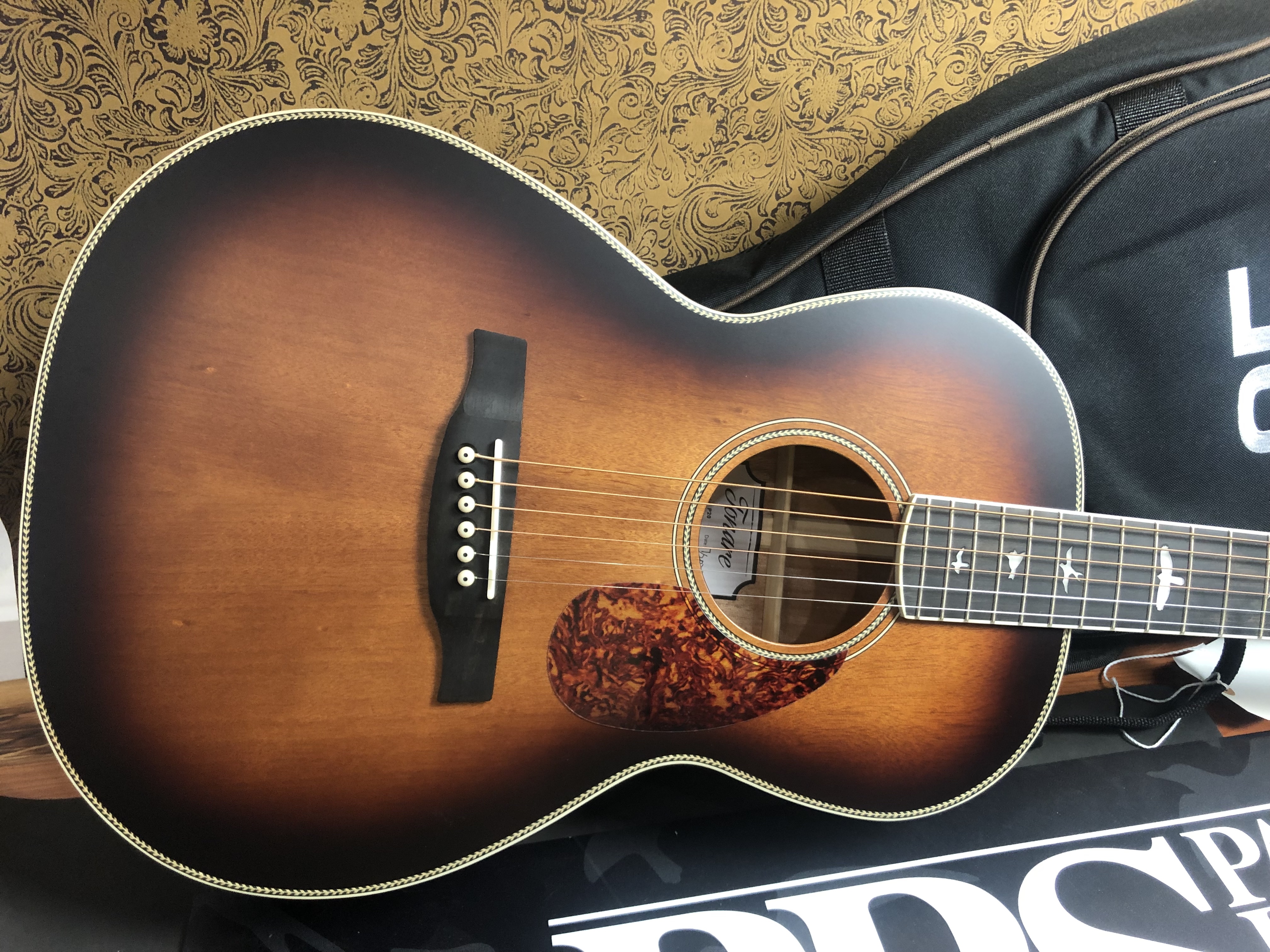 Электроакустическая гитара PRS SE P20E PARLOR SATIN PINK LOTUS