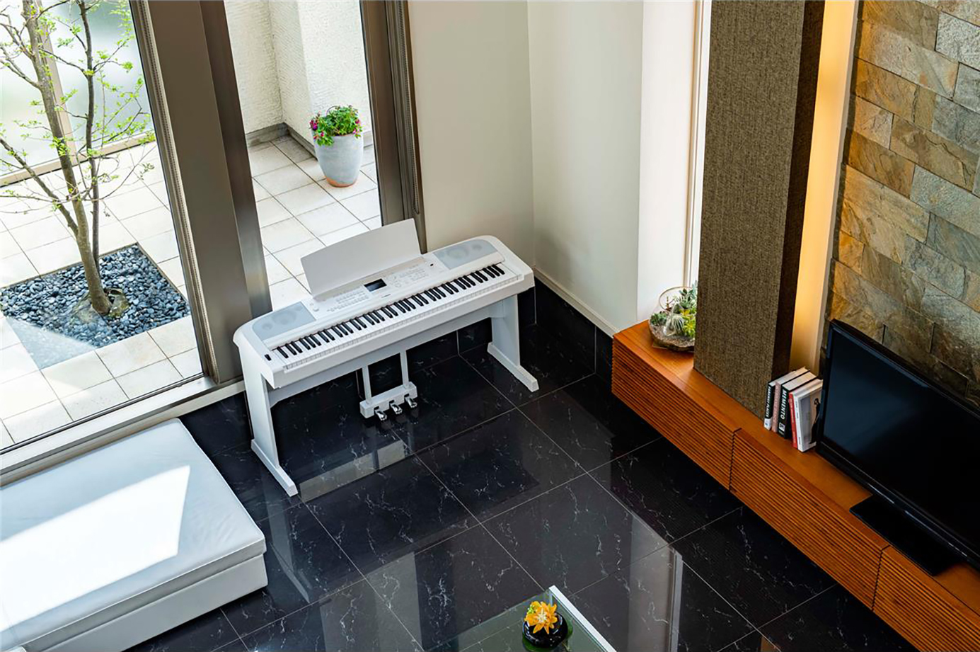 Цифровое пианино Yamaha DGX-670 WH (Home Bundle)