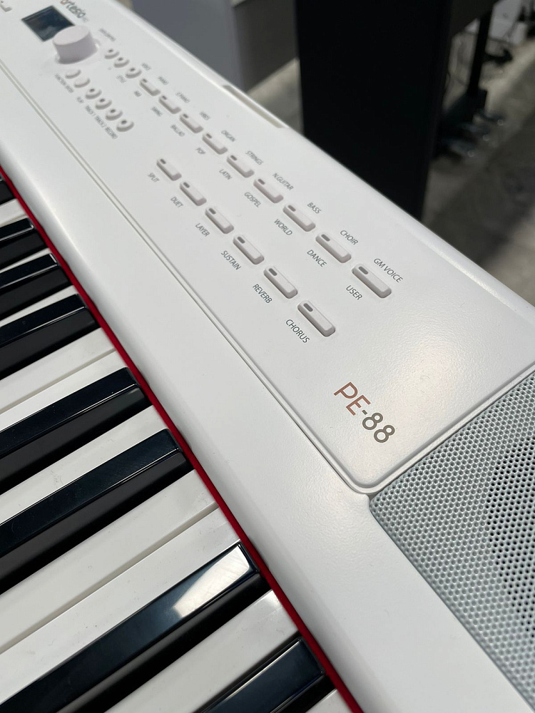 Цифровое пианино Artesia PE-88 WH