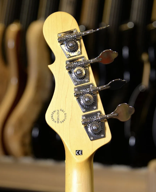 Бас гитара G&L Tribute LB-100 Olympic White MP Poplar