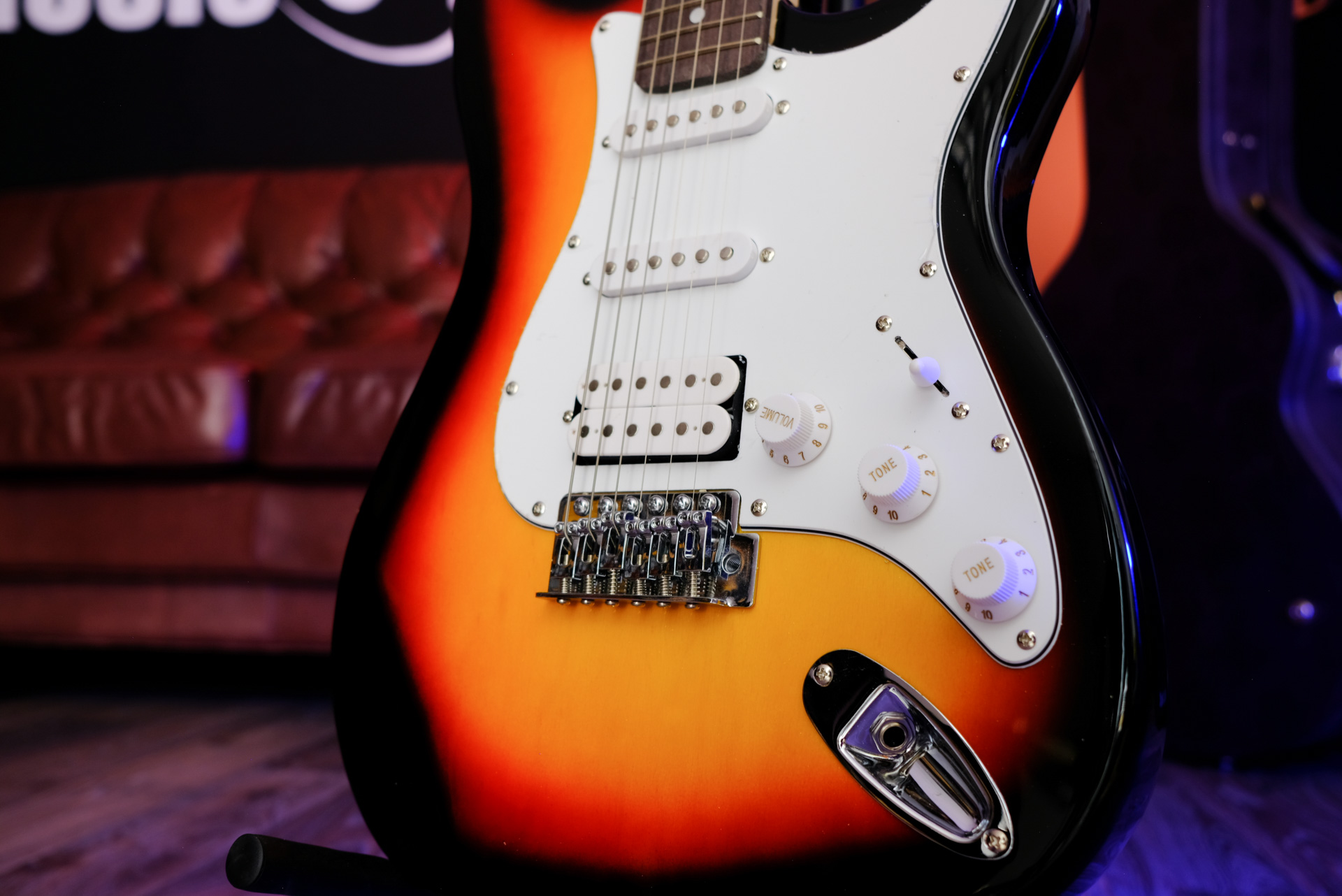 Комплект электрогитары, комбоусилителя, аксессуаров, санберст, Sunsmile MEGP-SB