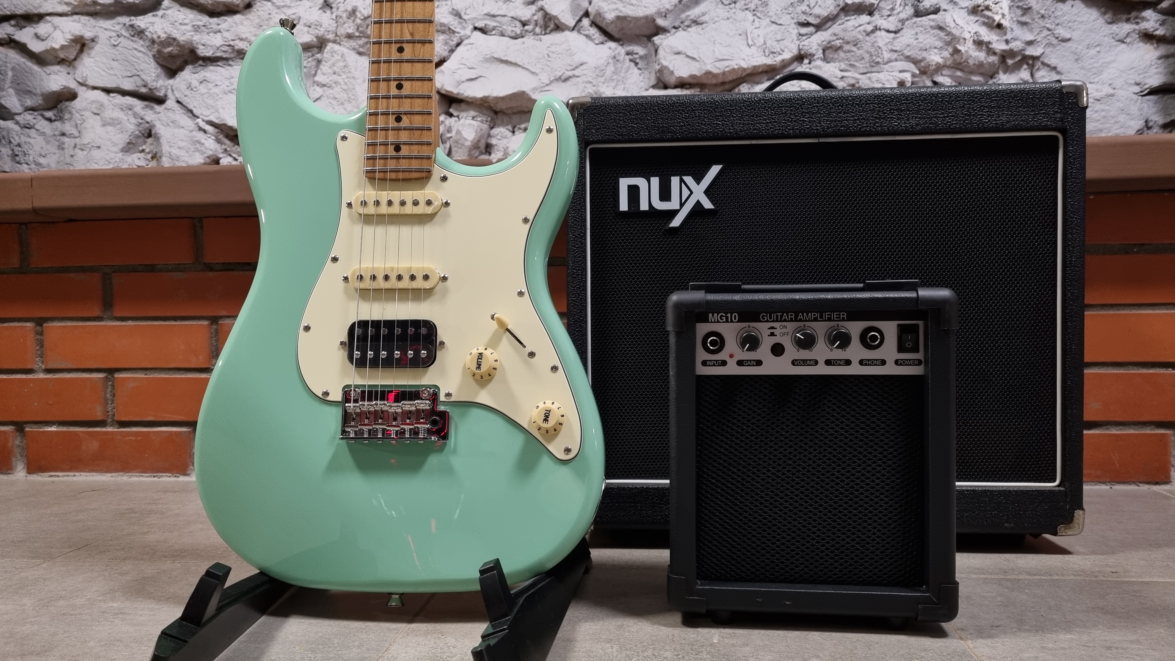 Электрогитара с Комбиком 10 ватт (Комплекты) 9к (общее) 13к