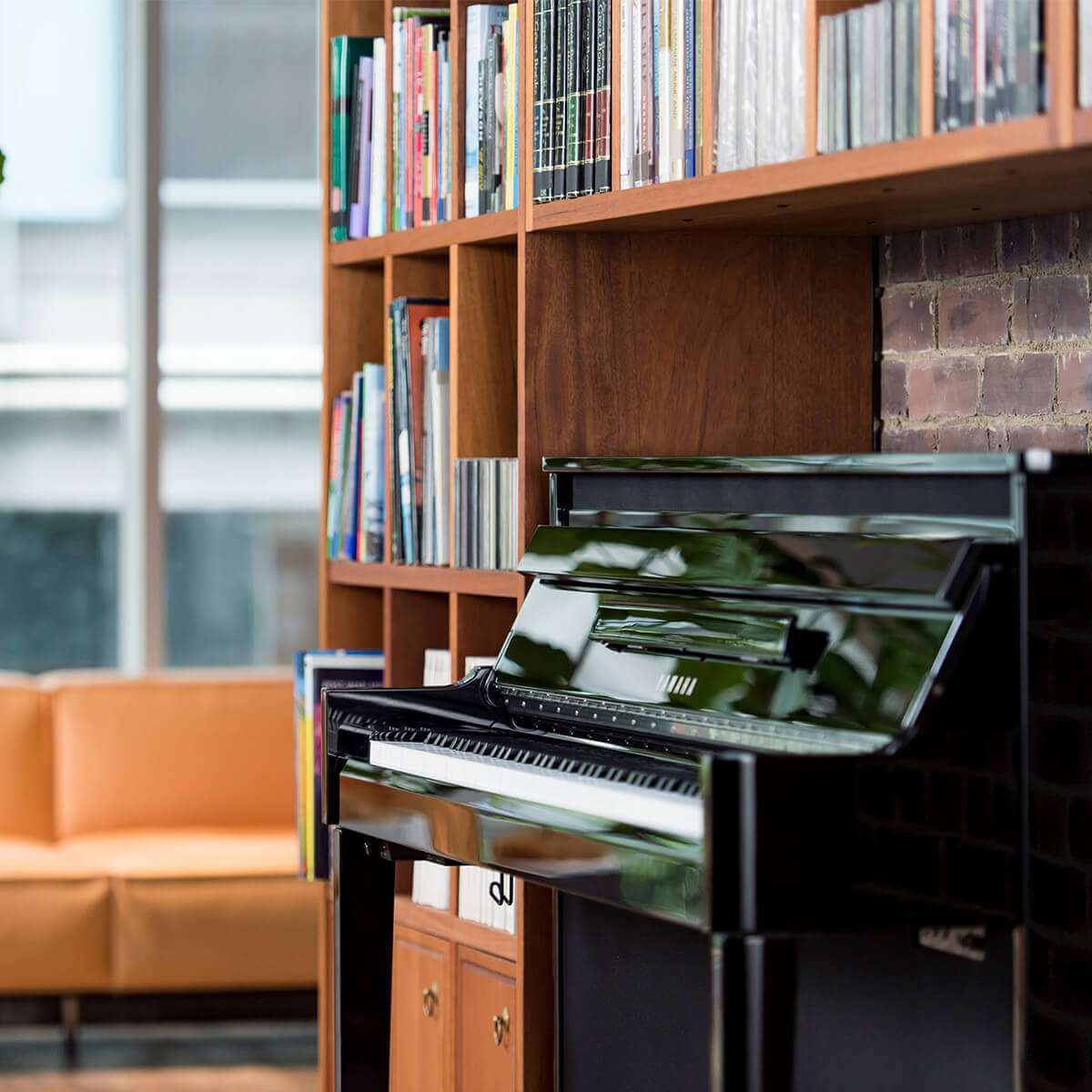 Цифровое пианино Yamaha AvantGrand NU1X PBW Гибрид (белое, полированное)