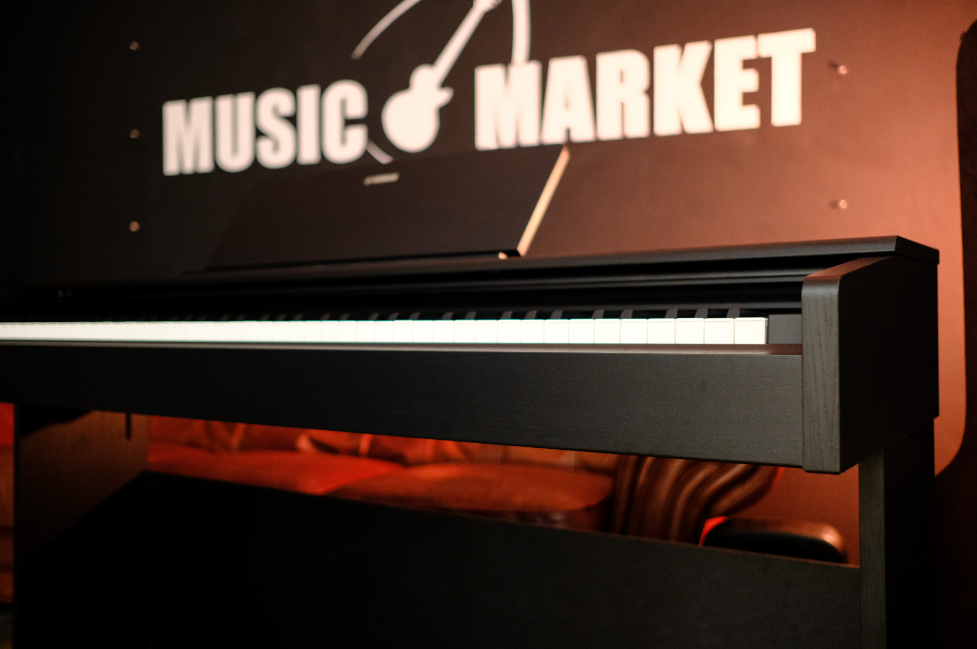 Цифровое пианино Yamaha Arius YDP-144B