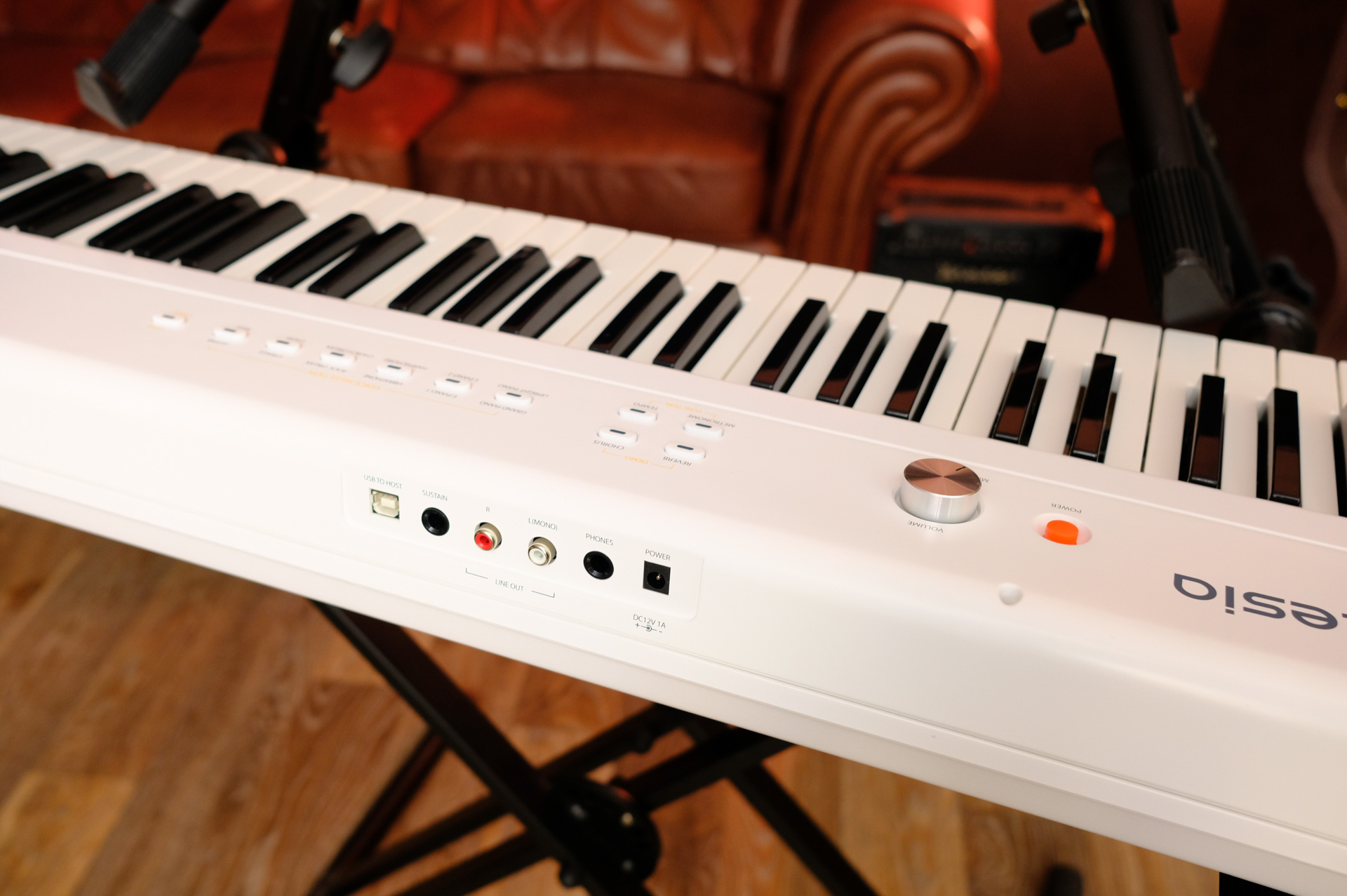 Цифровое пианино Artesia Performer White