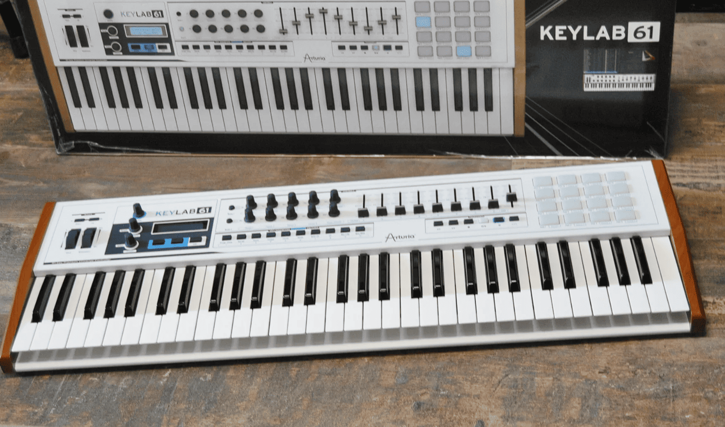 Миди-клавиатура Arturia KeyLab Essential 61 Mk3 Black