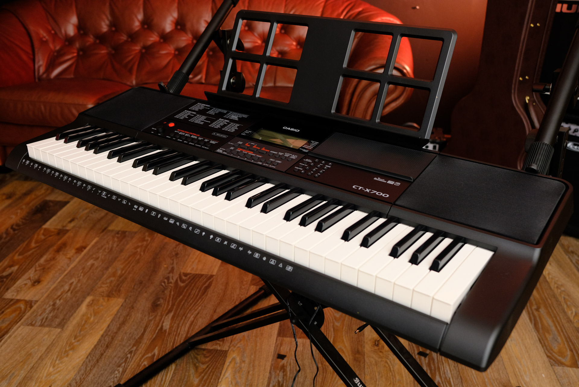 Синтезатор CASIO CT-X700