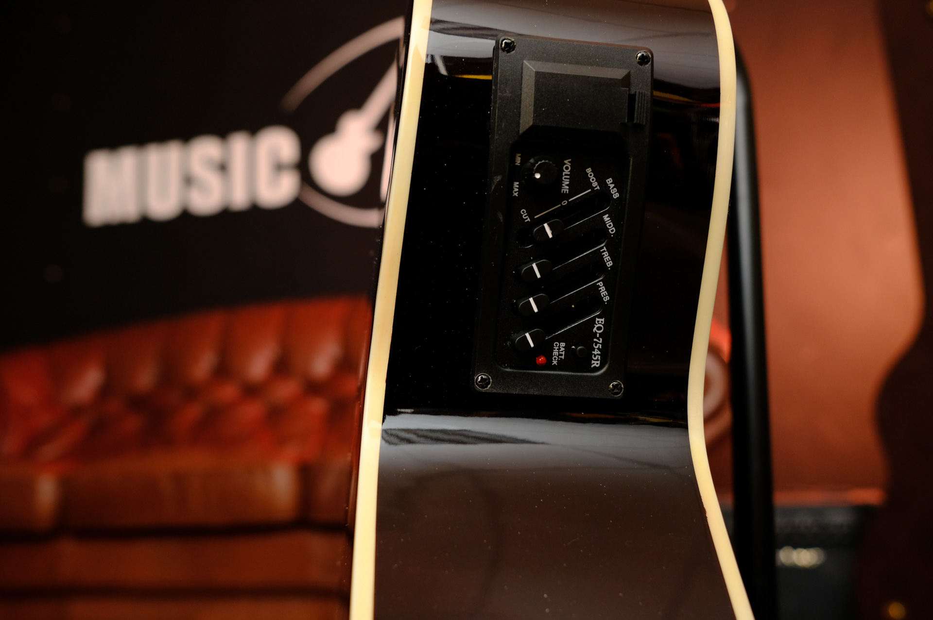 Электроакустическая гитара Colombo LF - 401 CEQ / SB