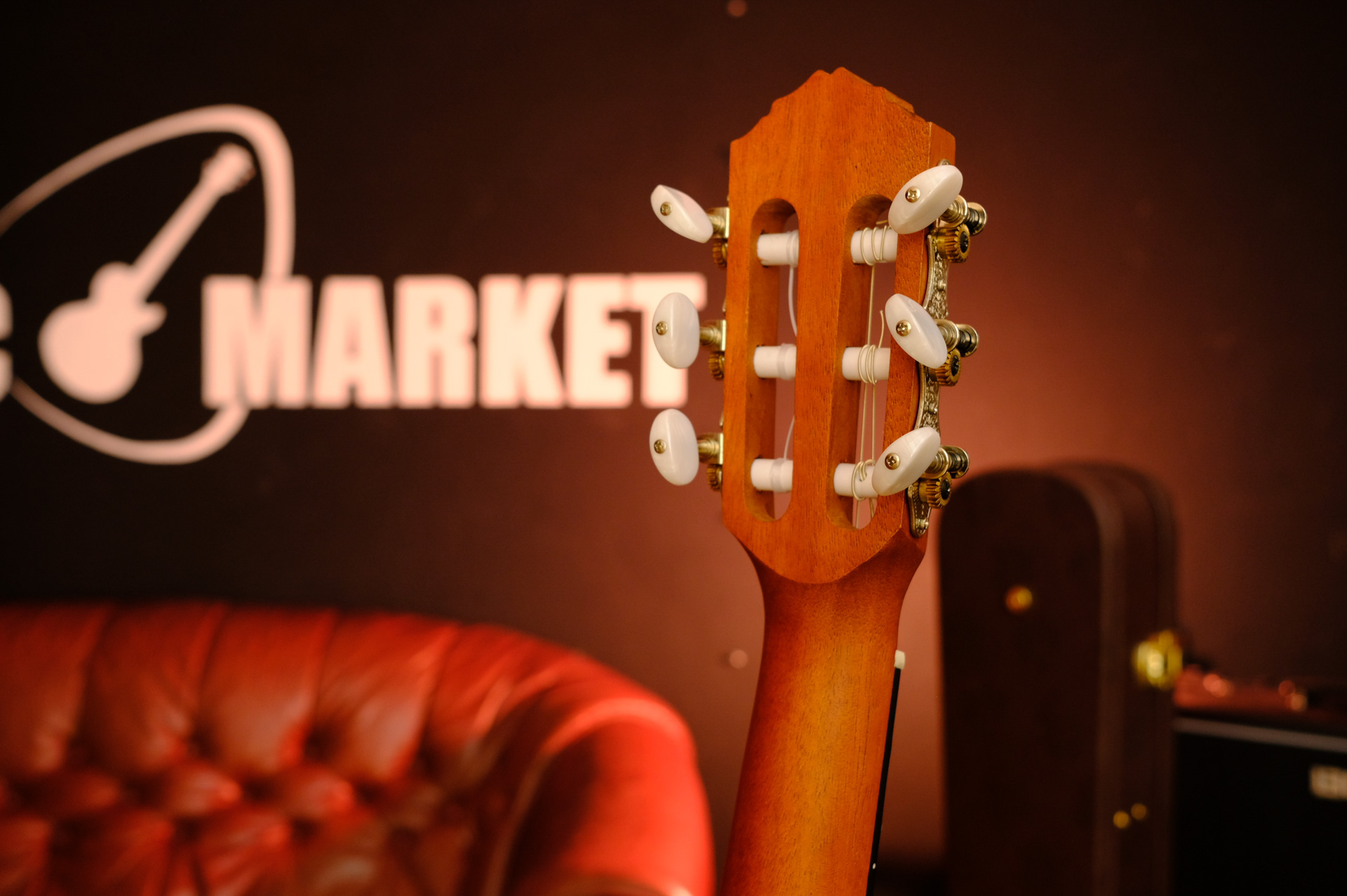 Гитарлеле 6-струнный Ortega Bonfire Series RGL5CE