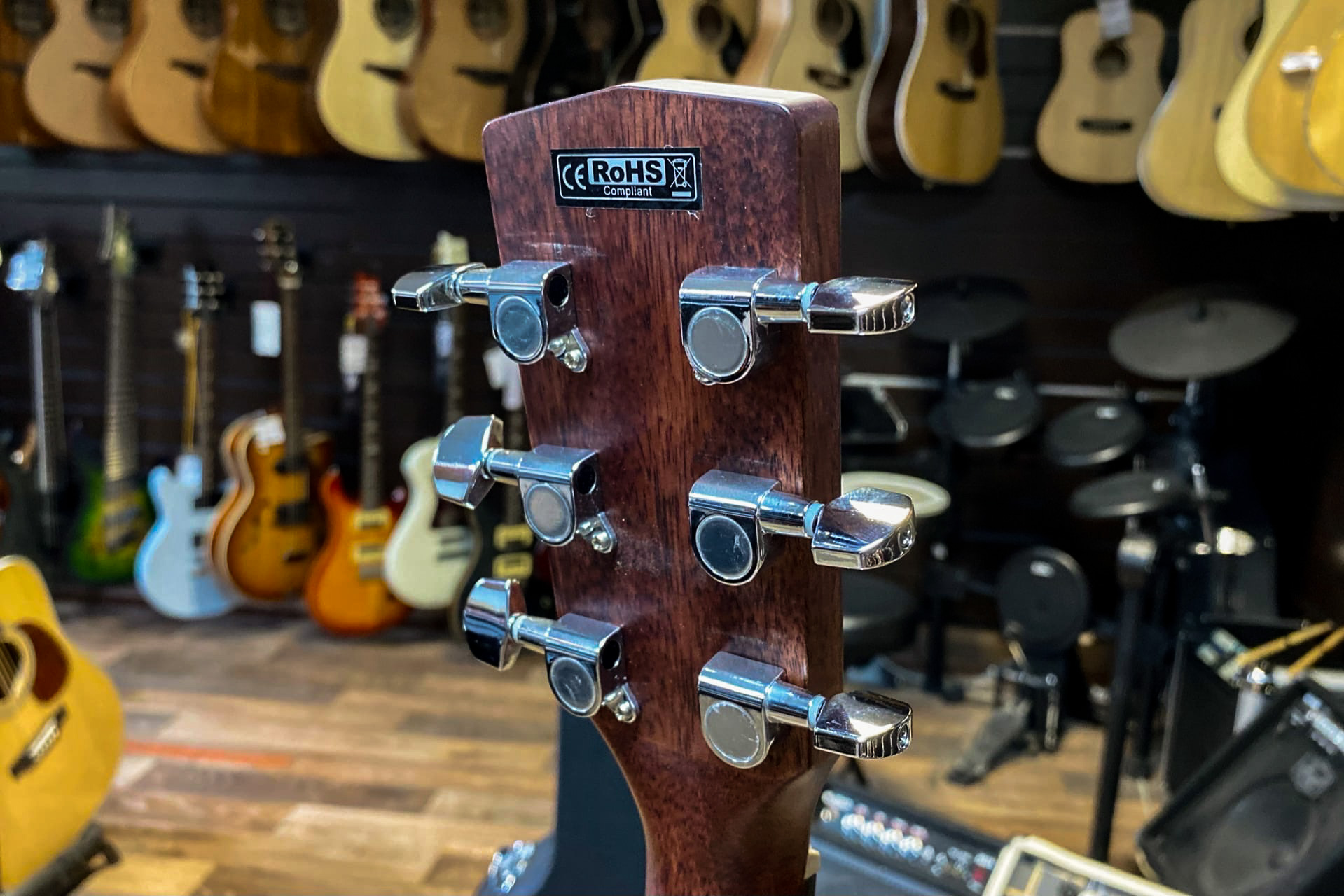 Электроакустическая гитара Cort MR Series MR500E-BR