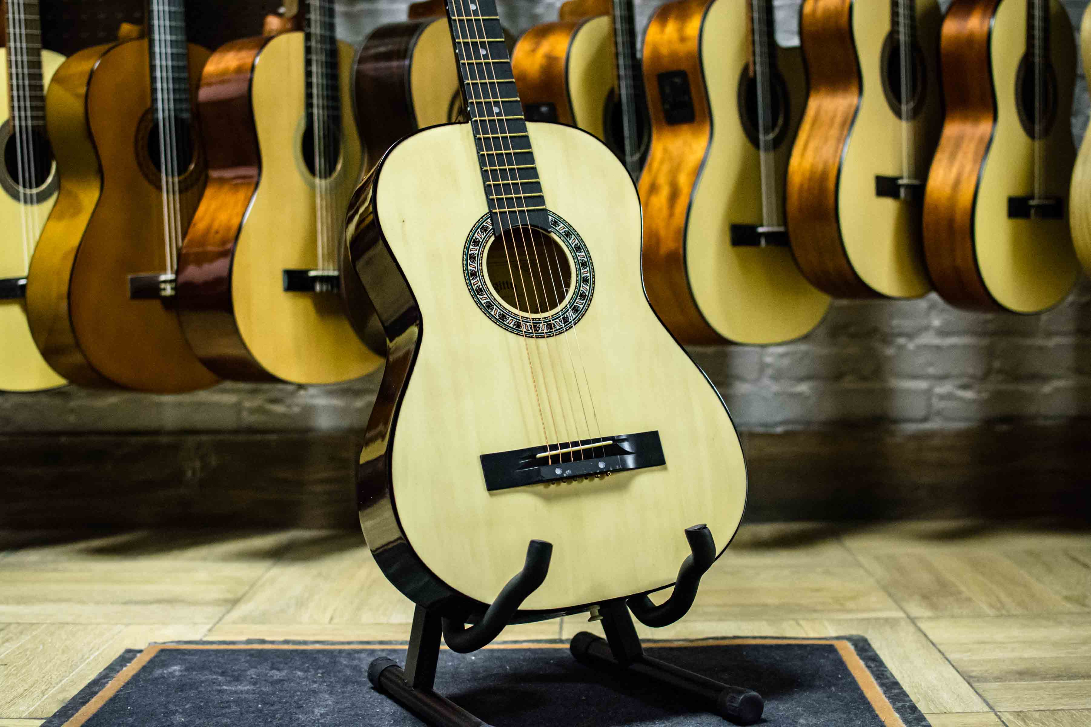 Акустическая гитара BRIGITTA C-81-N