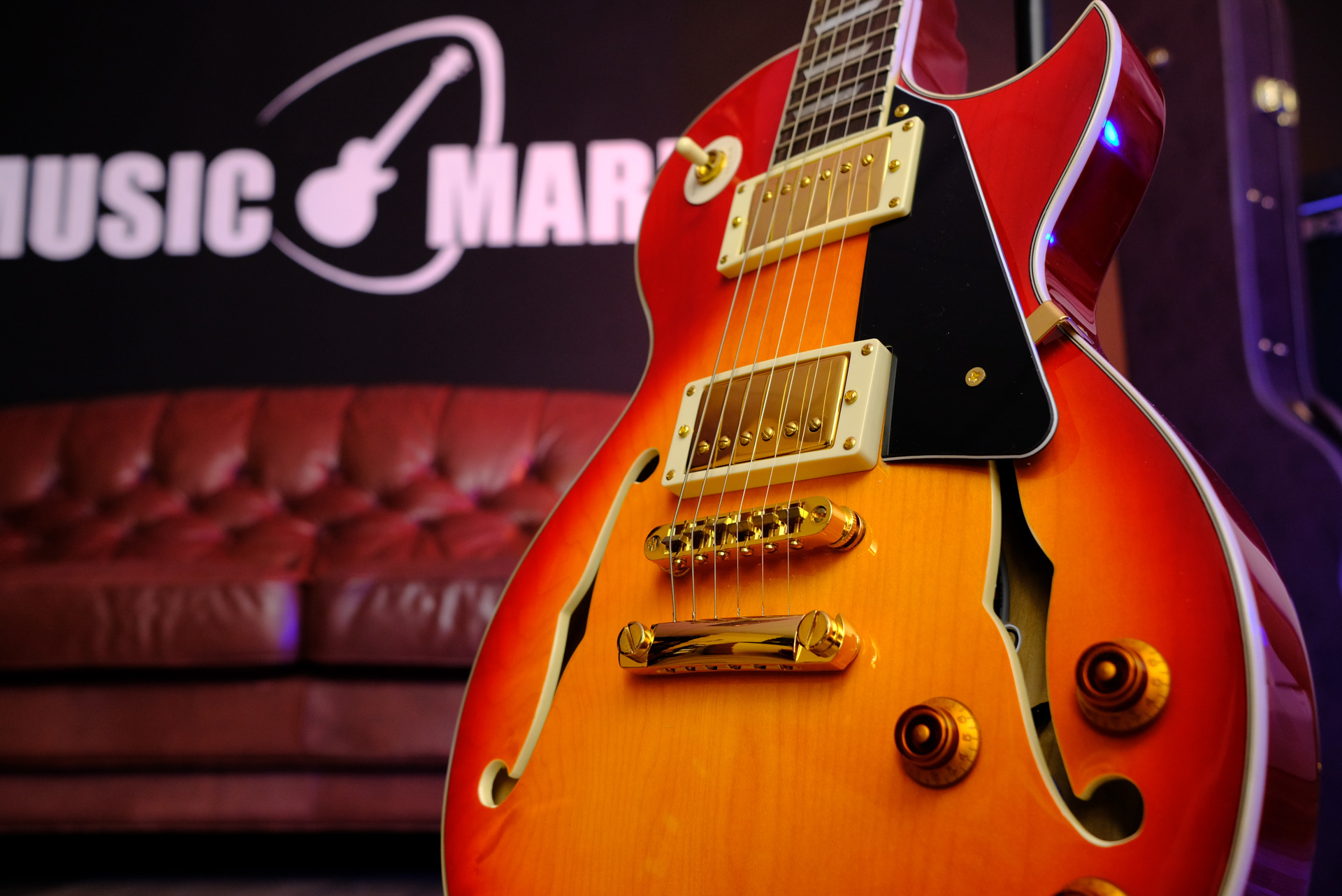 Электрогитара Caraya E239CS