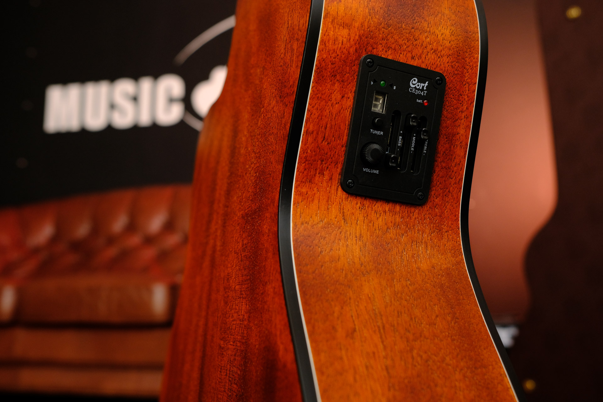 Классическая гитара со звукоснимателем Cort Classic Series AC120CE-OP