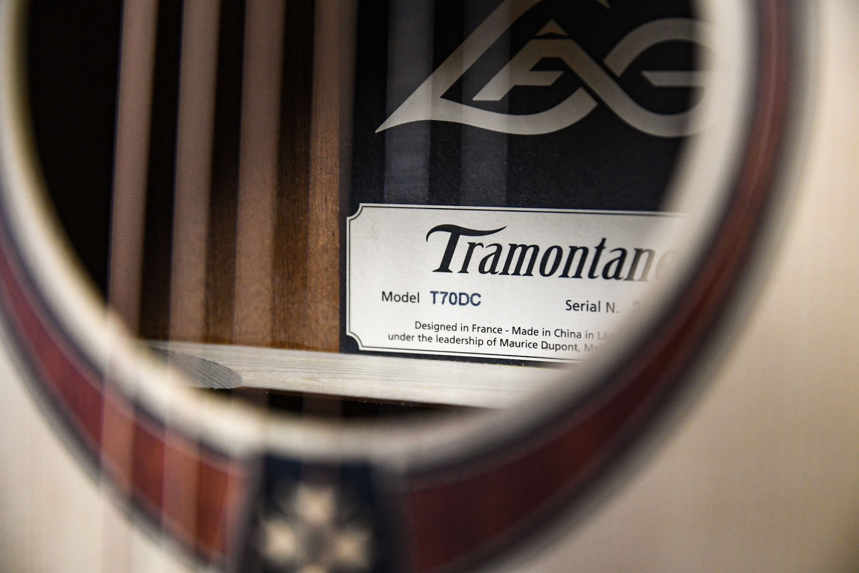 Акустическая гитара с вырезом LAG T-70D C