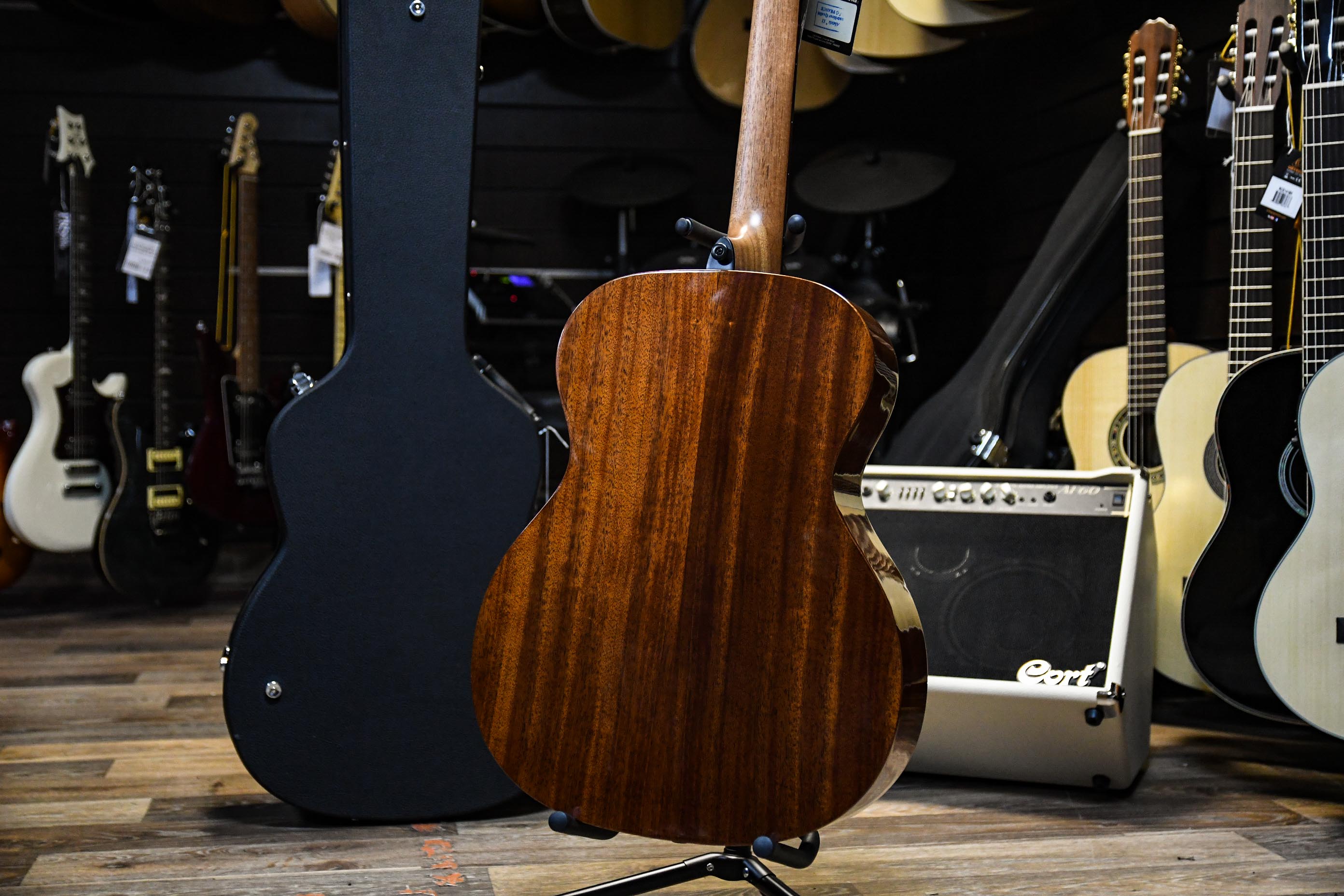 Акустическая гитара LAG T-88A