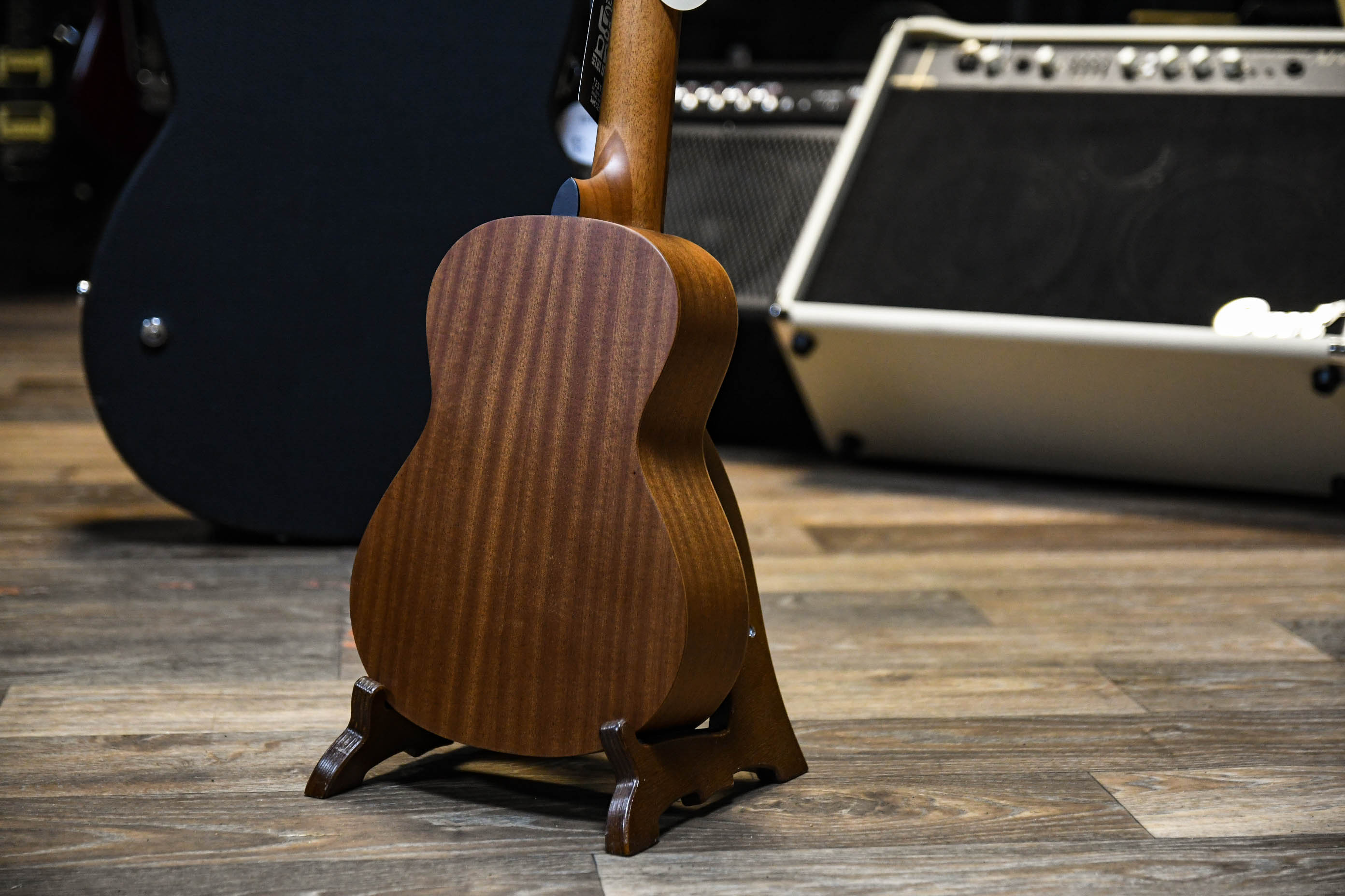 Укулеле концерт LAG TKU-8C