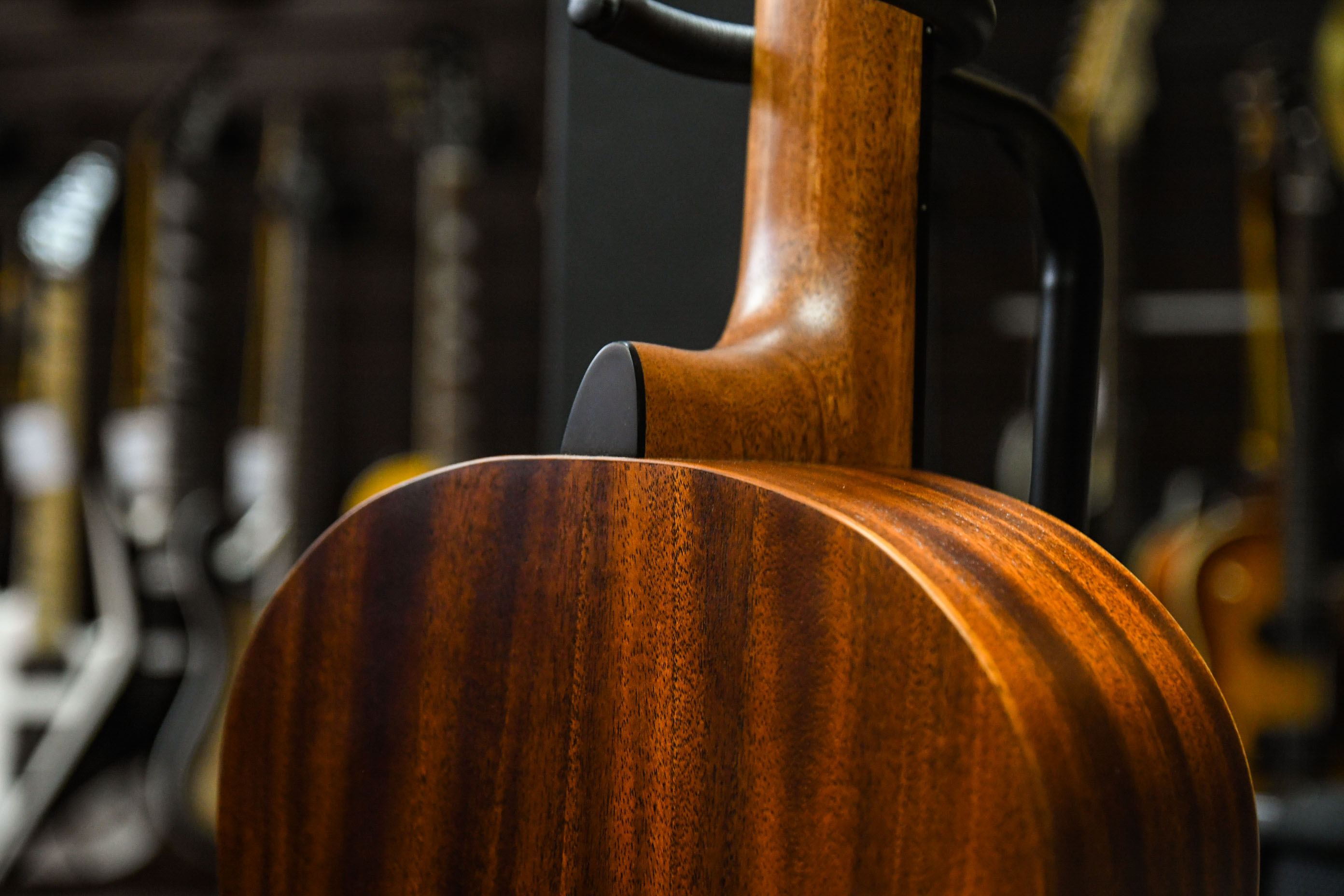 Классическая гитара LAG OC-170