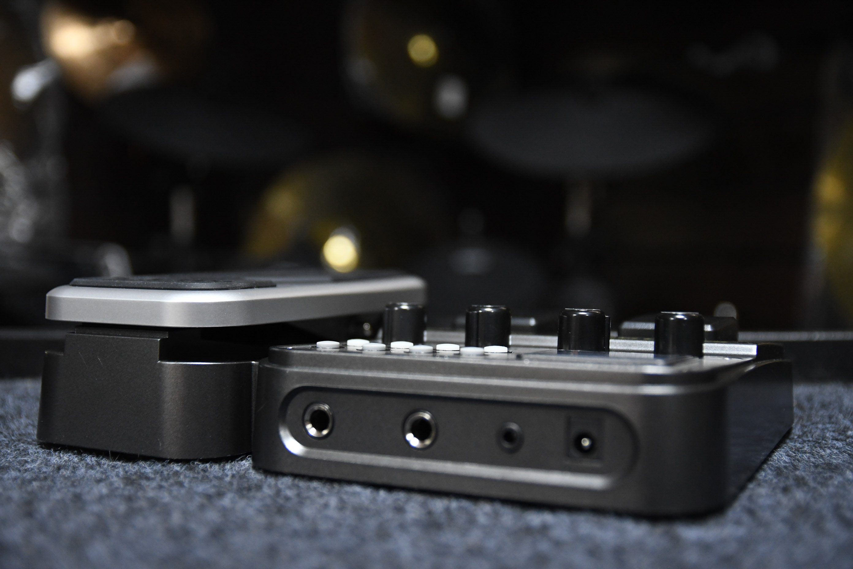 Процессор эффектов NUX MG-100