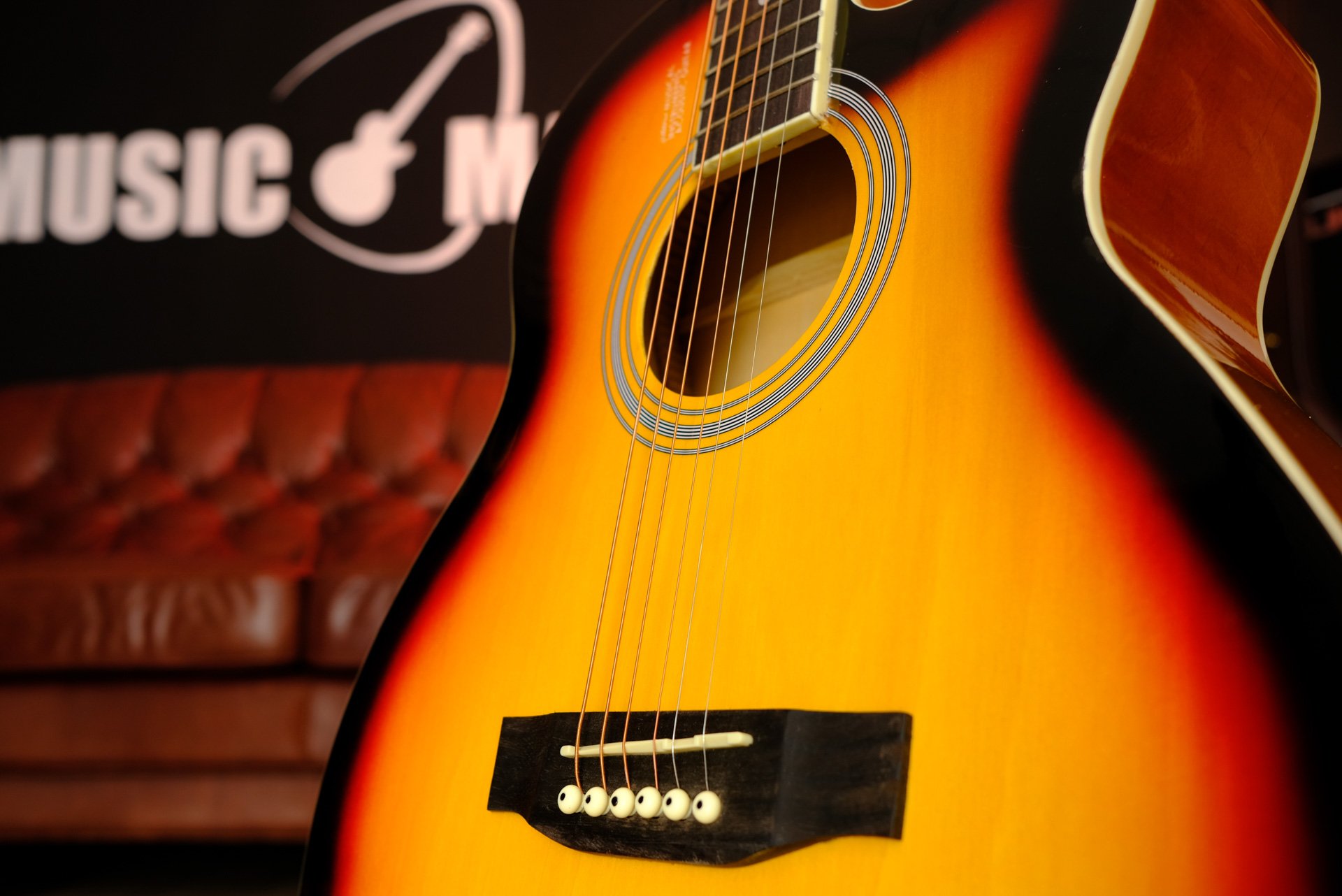 Акустическая гитара Elitaro E4010C SB