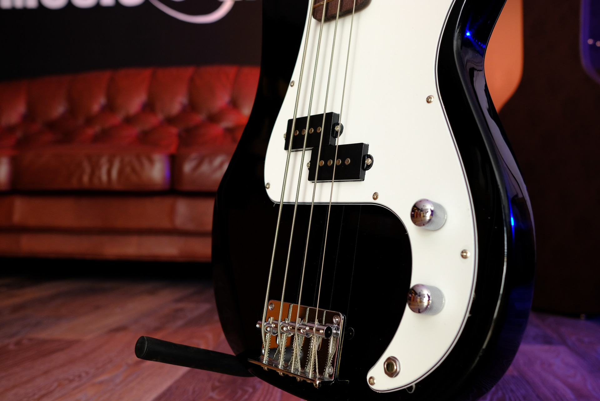 Бас-гитара Fabio AB-10 BK