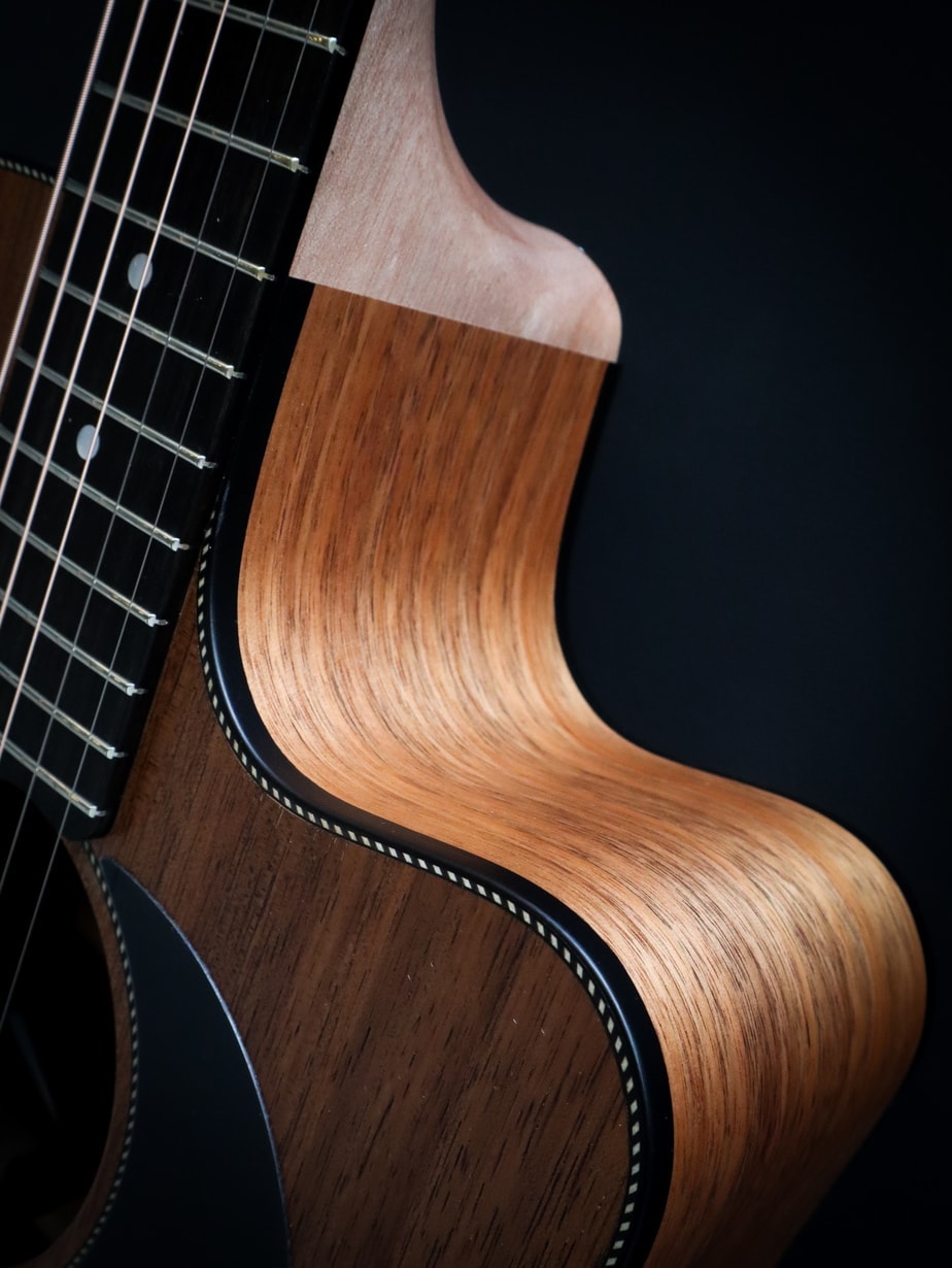 Электроакустическая гитара Maton EBW70C