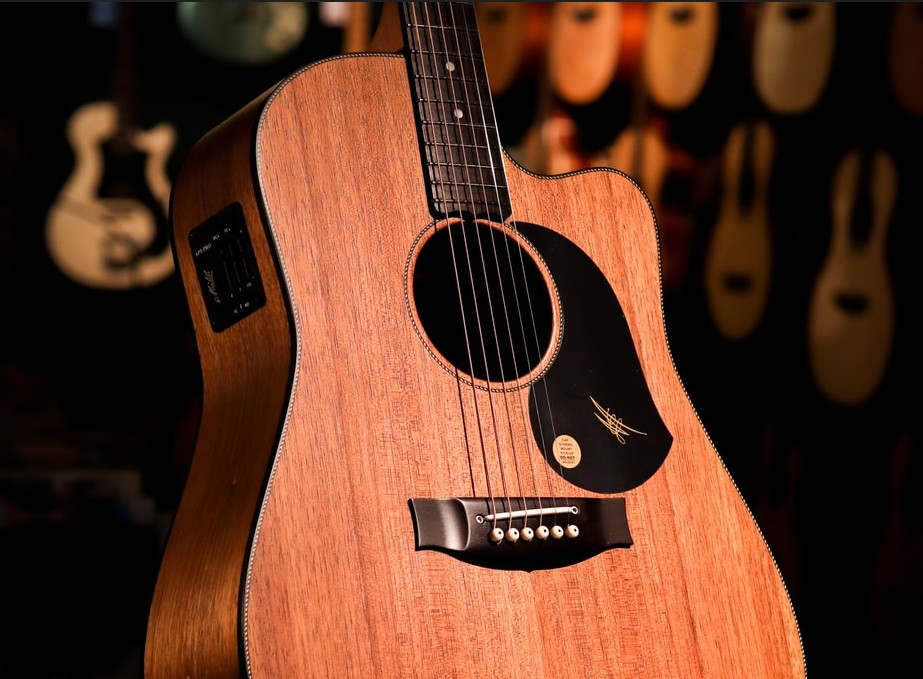 Электроакустическая гитара Maton EBW70C