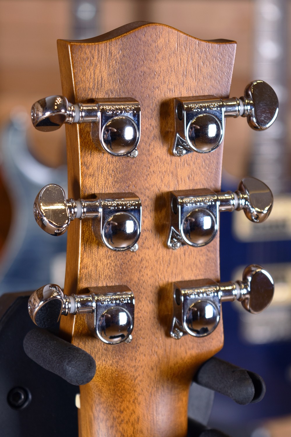 Электроакустическая гитара Maton EMTE