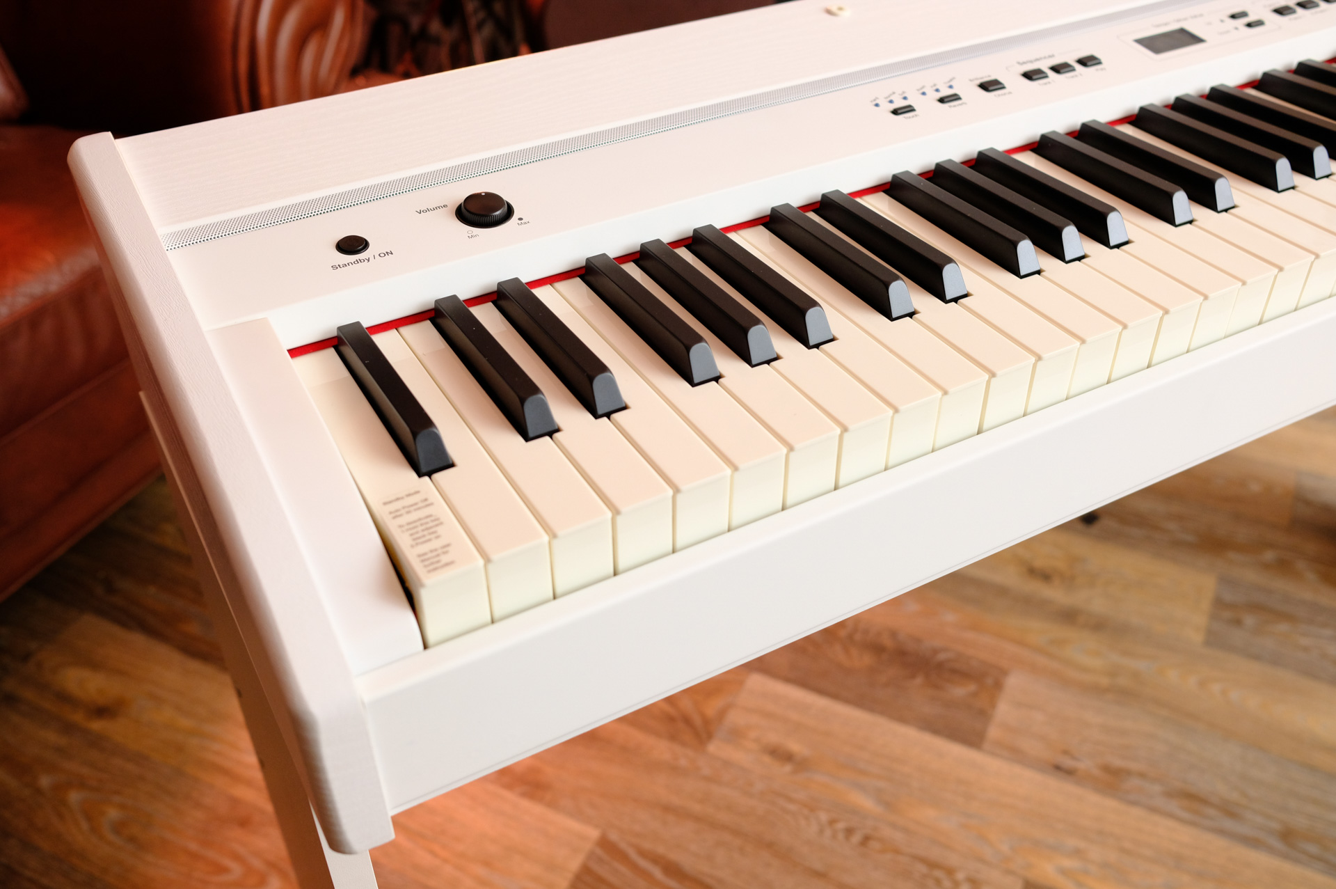 Цифровое пианино, белое, со стойкой Orla Stage Studio 438PIA0704