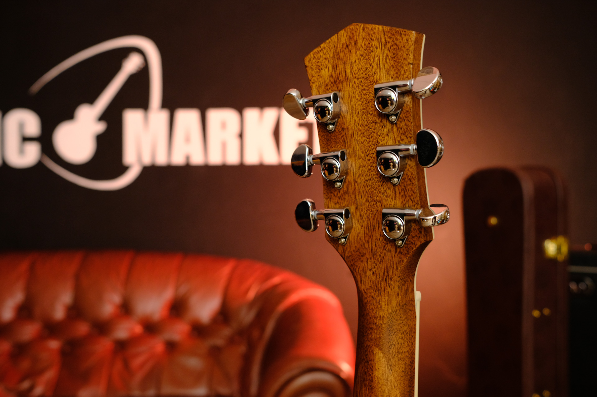 Электро-акустическая гитара Parkwood S66