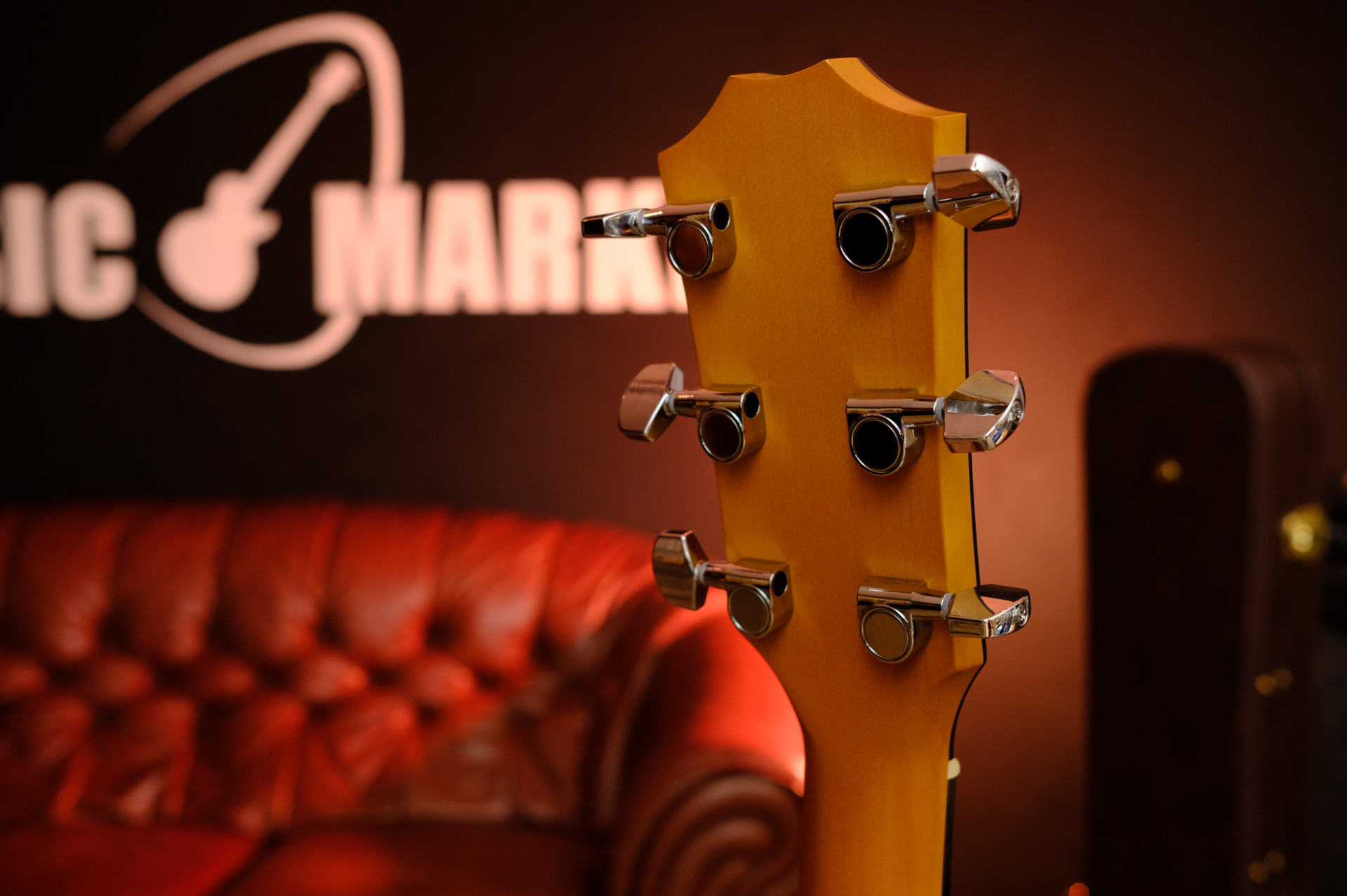 Электроакустическая гитара TAYLOR 110e 100 Series