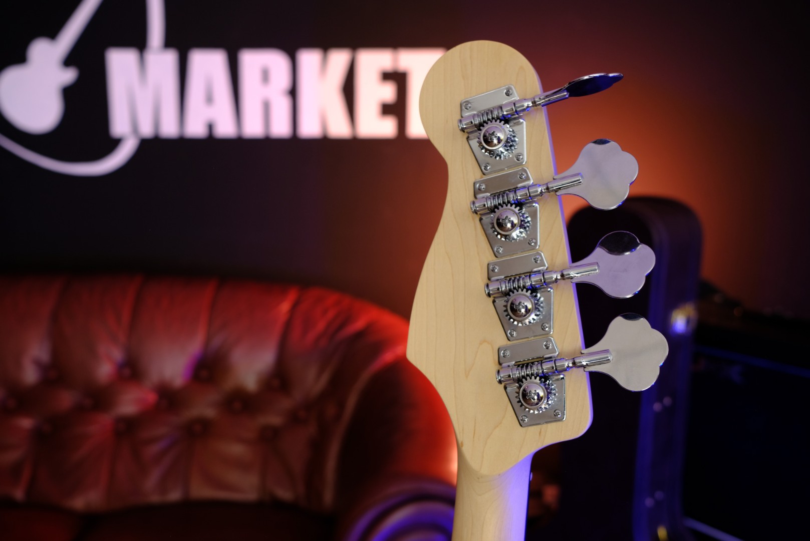 Бас-гитара Homage HEB700BK