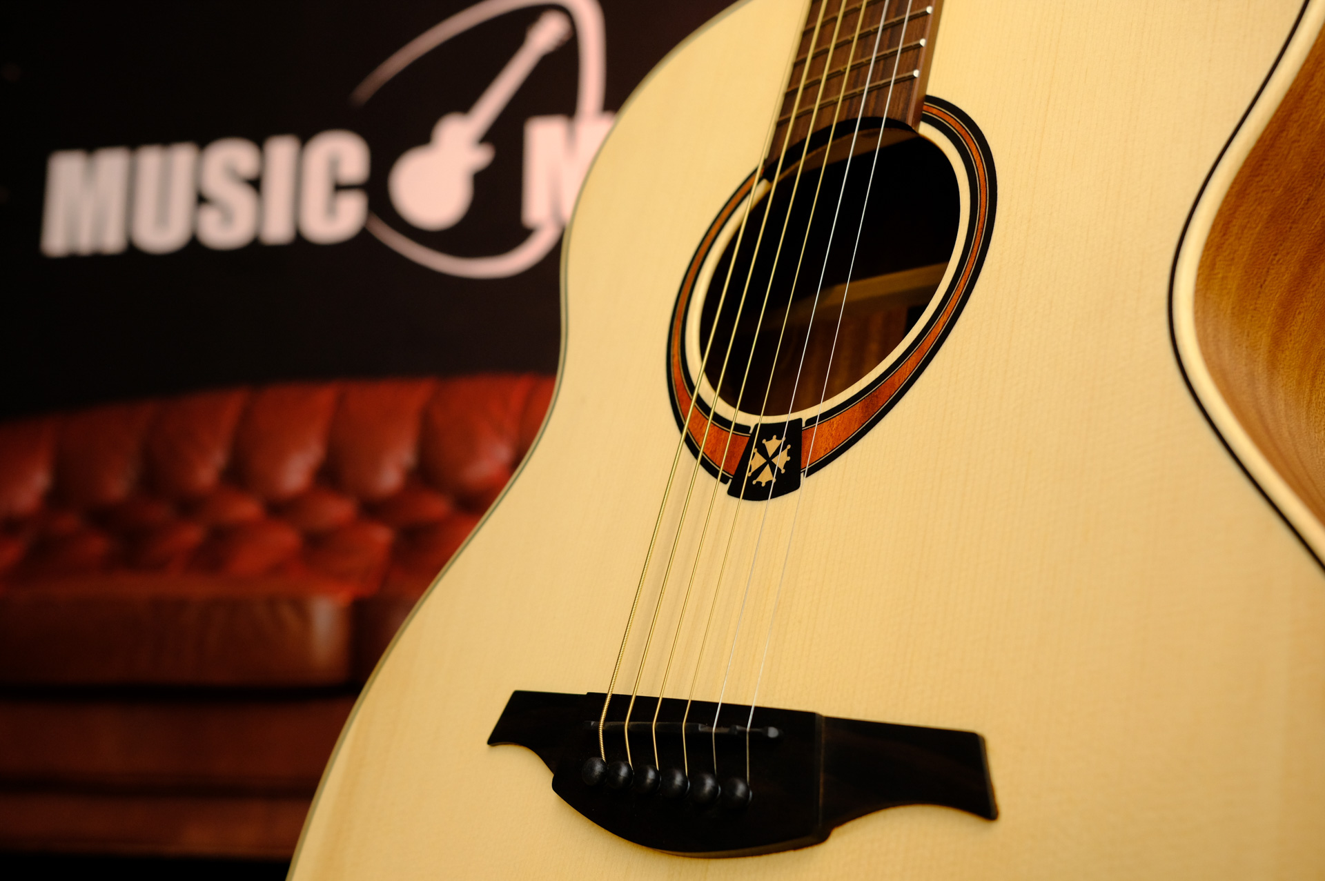 Акустическая гитара LAG T-70A