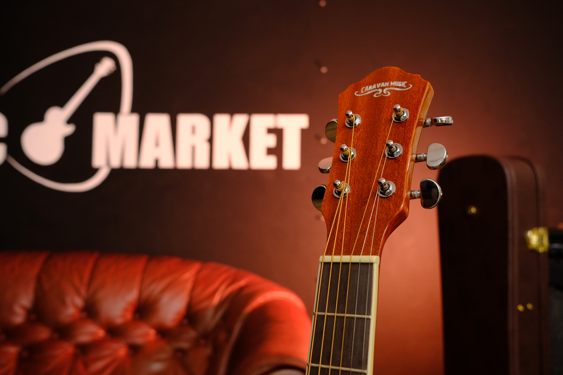 Электроакустическая гитара CARAVAN MUSIC HS-4111BK EQ