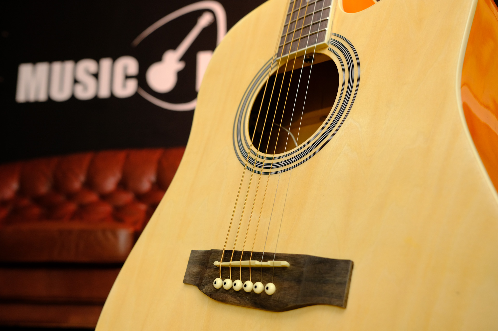 Электроакустическая Гитара Caravan Music HS-4111 EQ N