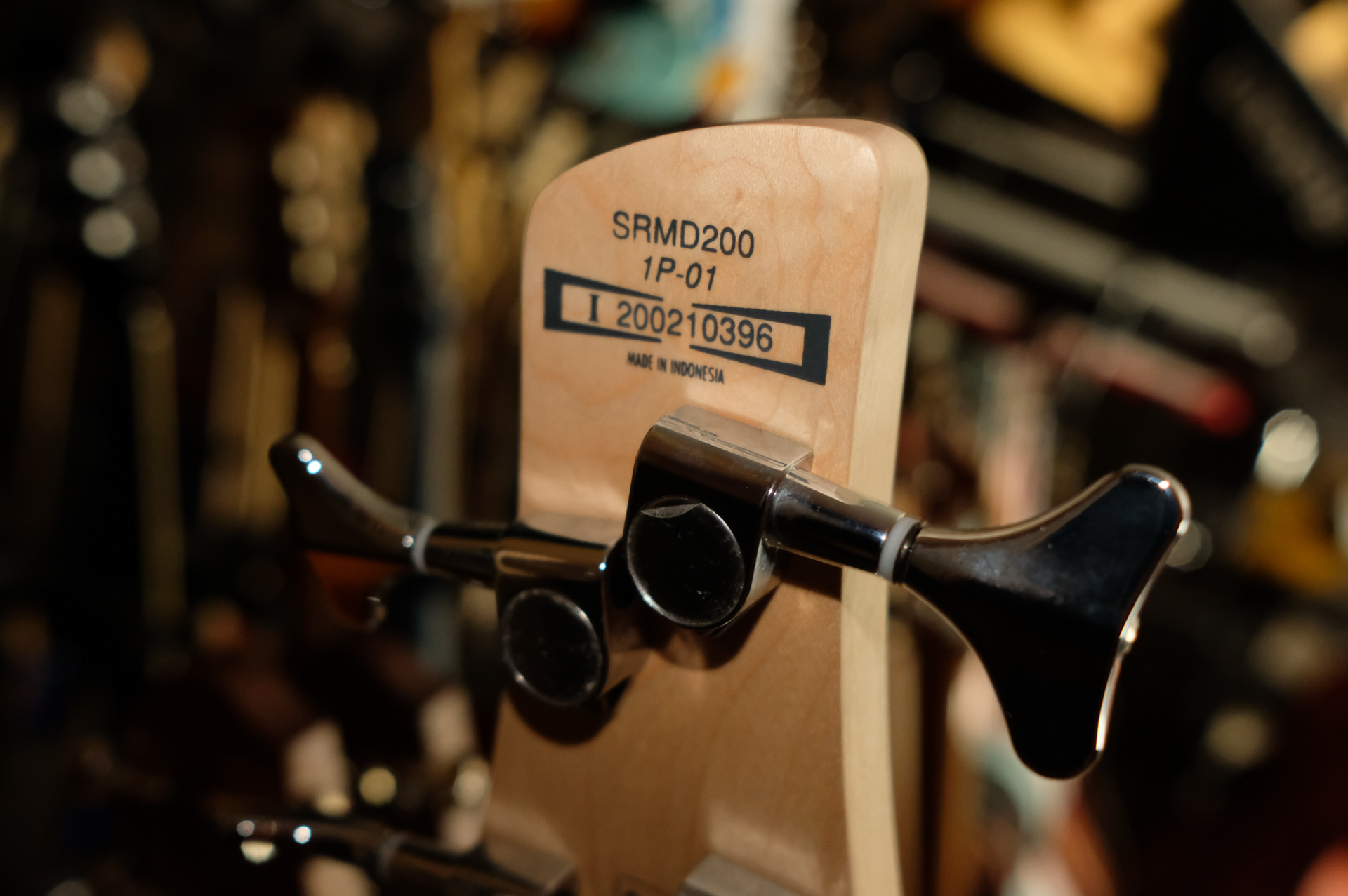 Бас-гитара Ibanez SRMD200-BKF