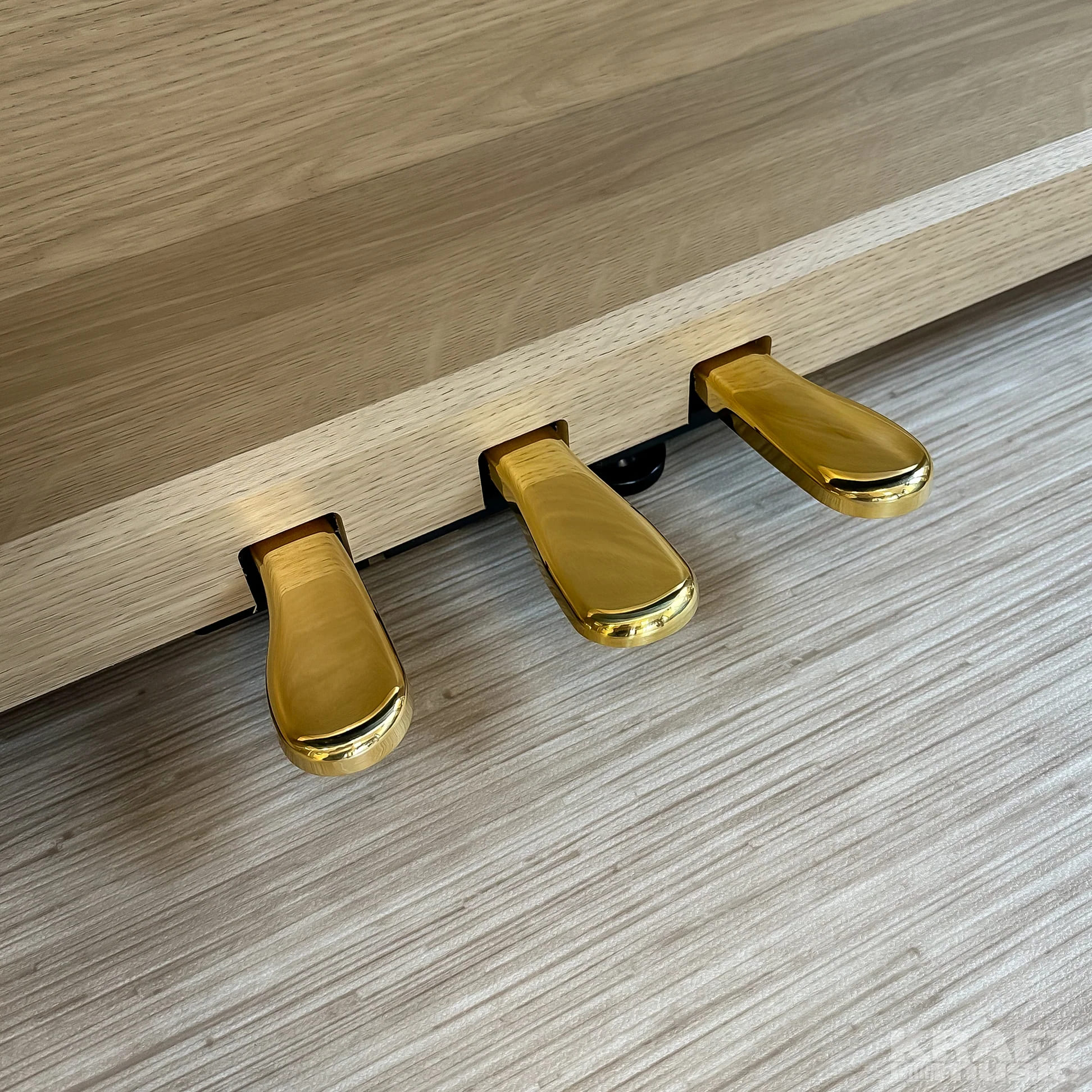 Цифровое пианино Roland RP701-LA (Светлый беленый дуб / бежевое)