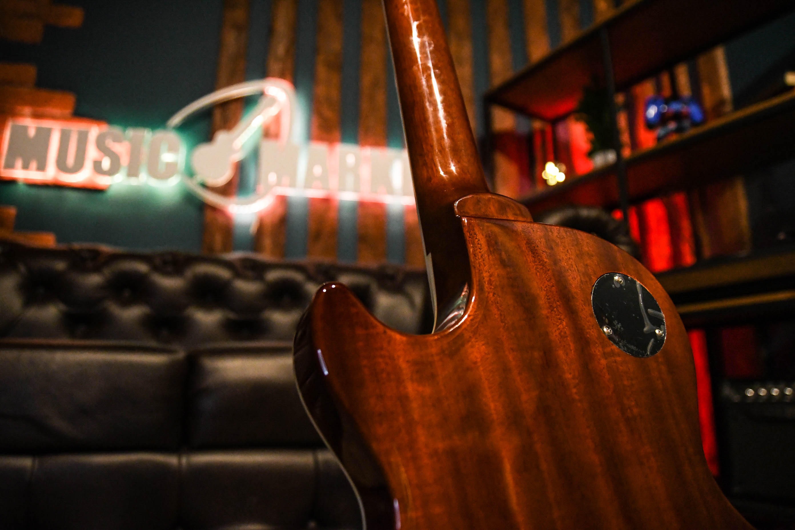 Электрогитара шестиструнная JET JL-500 GD